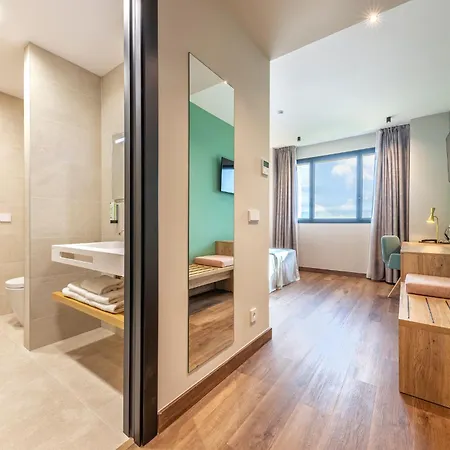 Hotel Universitaria 3*